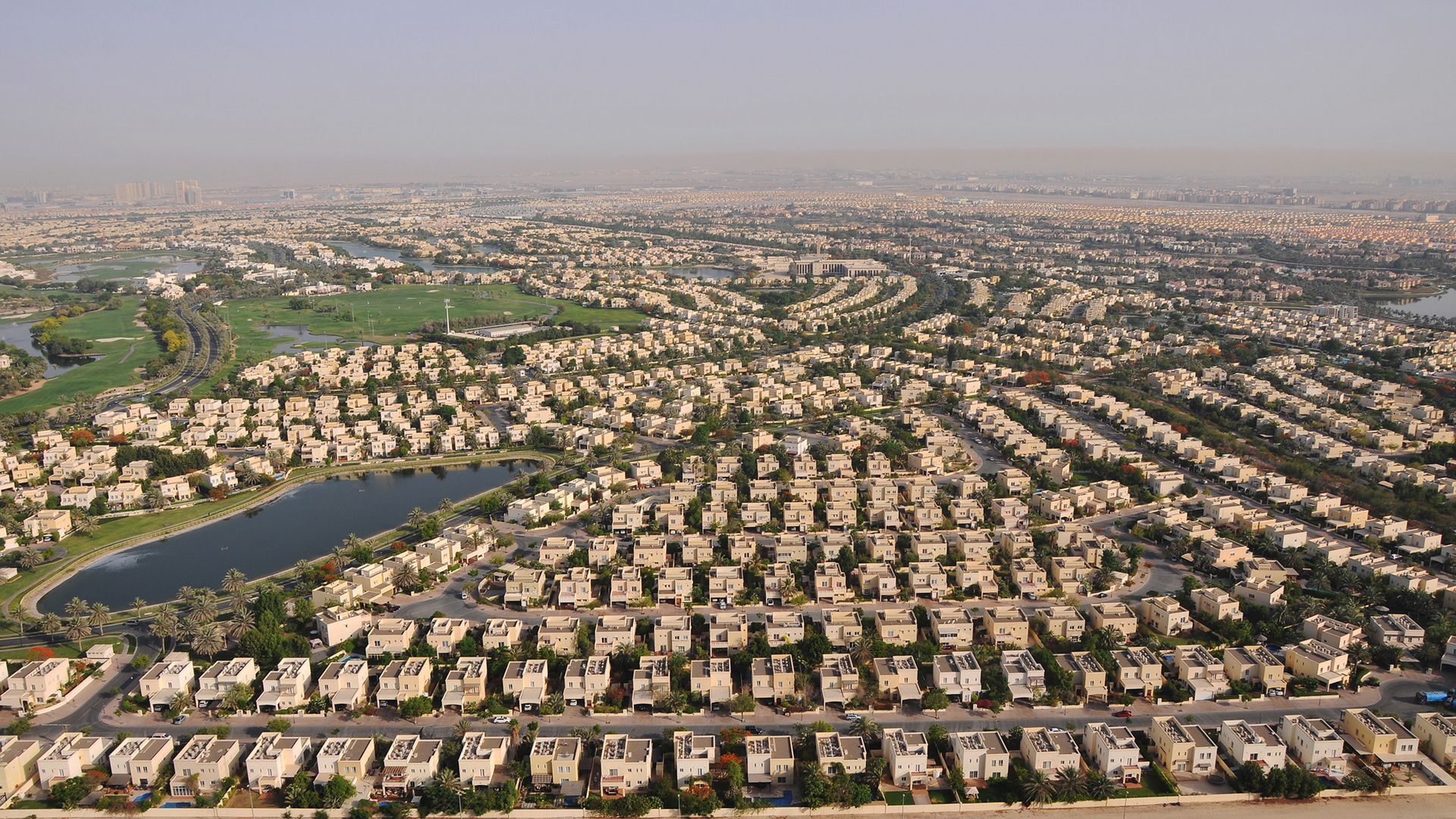 Between Luxury and Comfort: Dubai's Top Townhouse Communities
