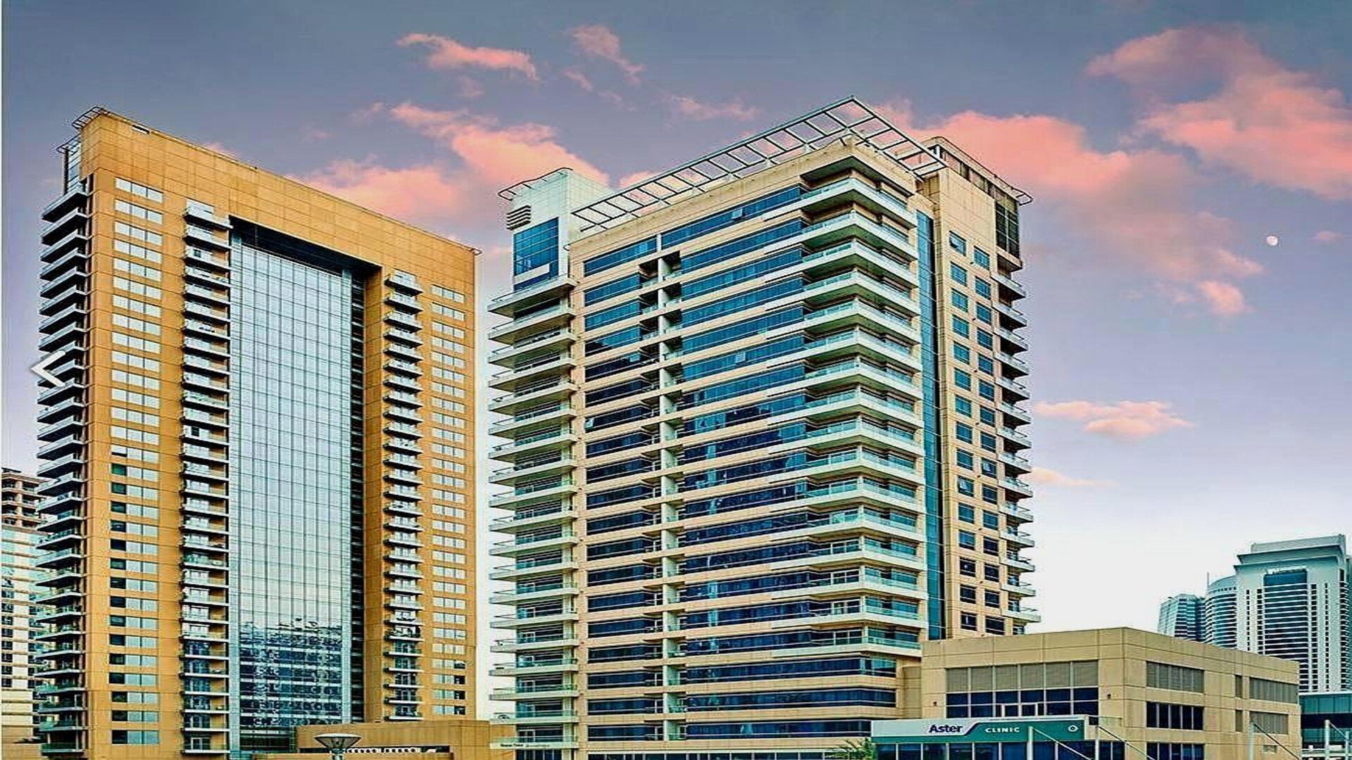Bunyan Tower Apartments - Dubai Marina.