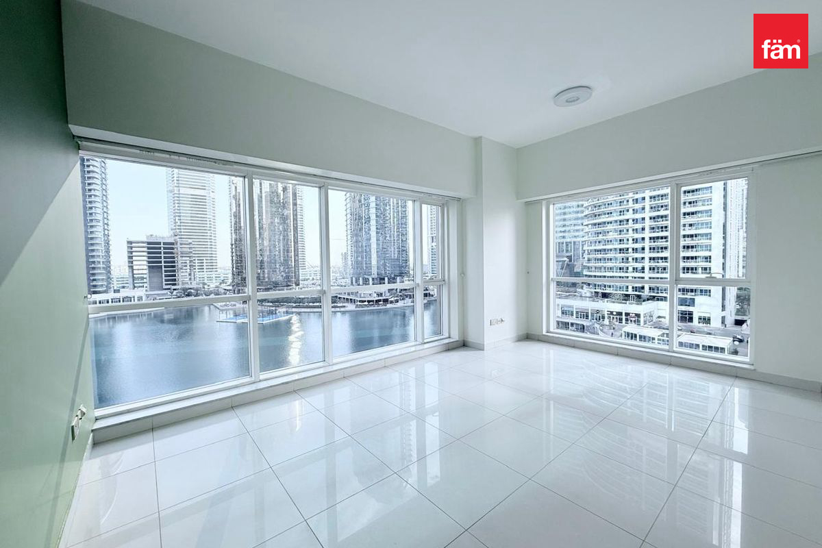 Lake view | Large Layout | Vastu |JLT-1