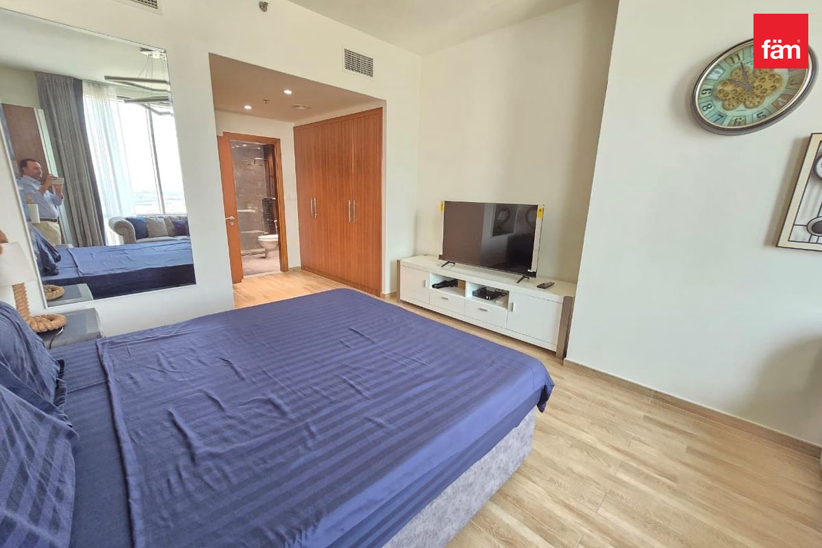 High Floor | Furnished | Bright-17