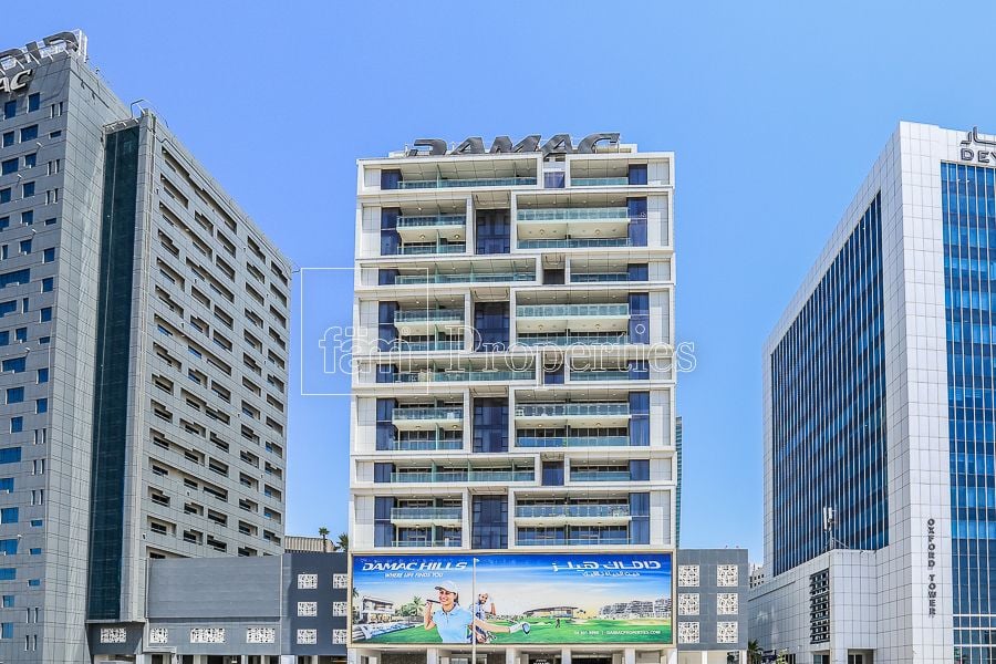 Great Location I Spacious Apart I Stunning Layout-9