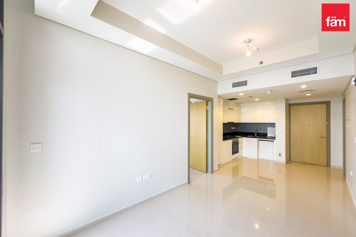 Prime Location | Amazing Sea View | High Floor-6