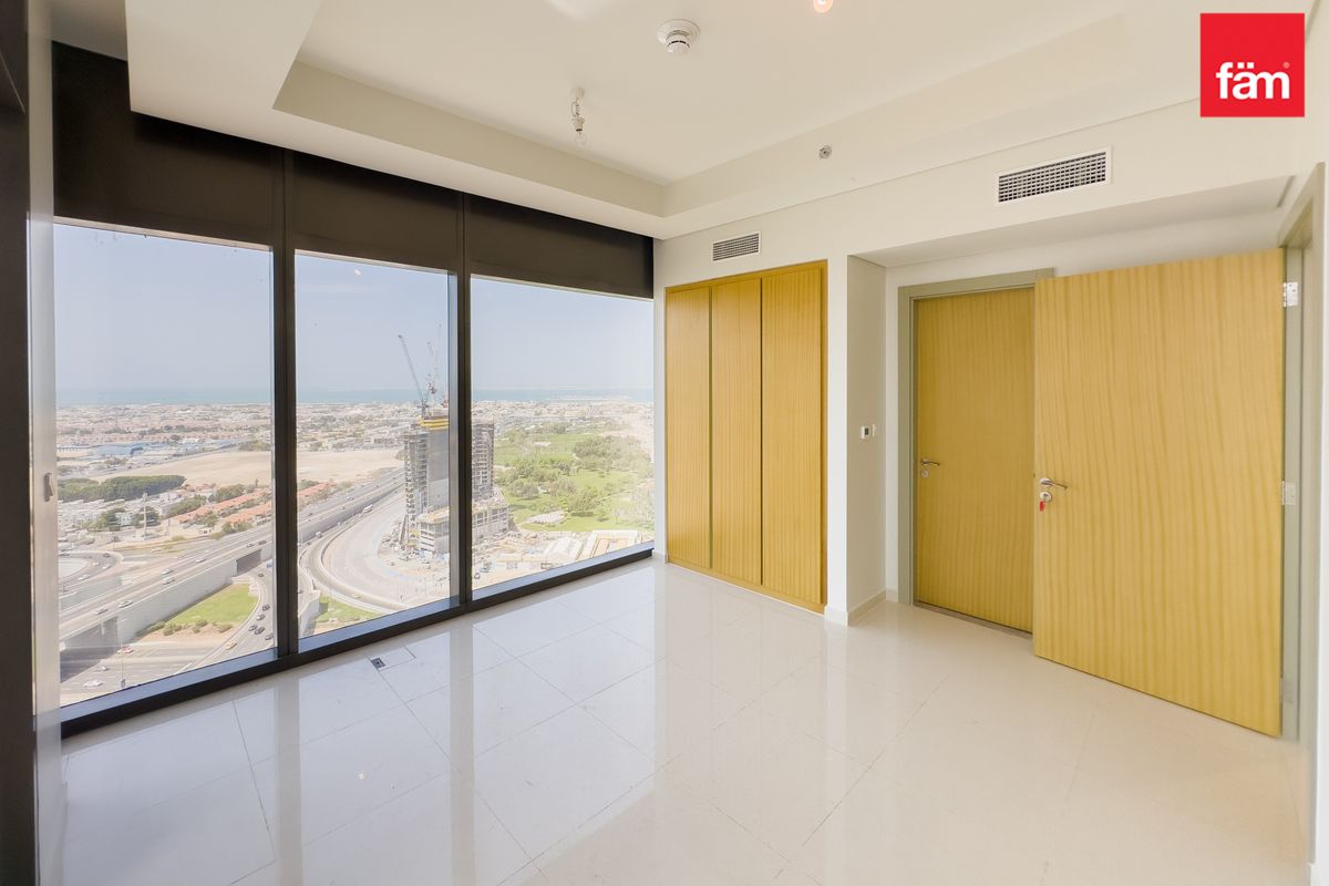 Prime Location | Amazing Sea View | High Floor-7