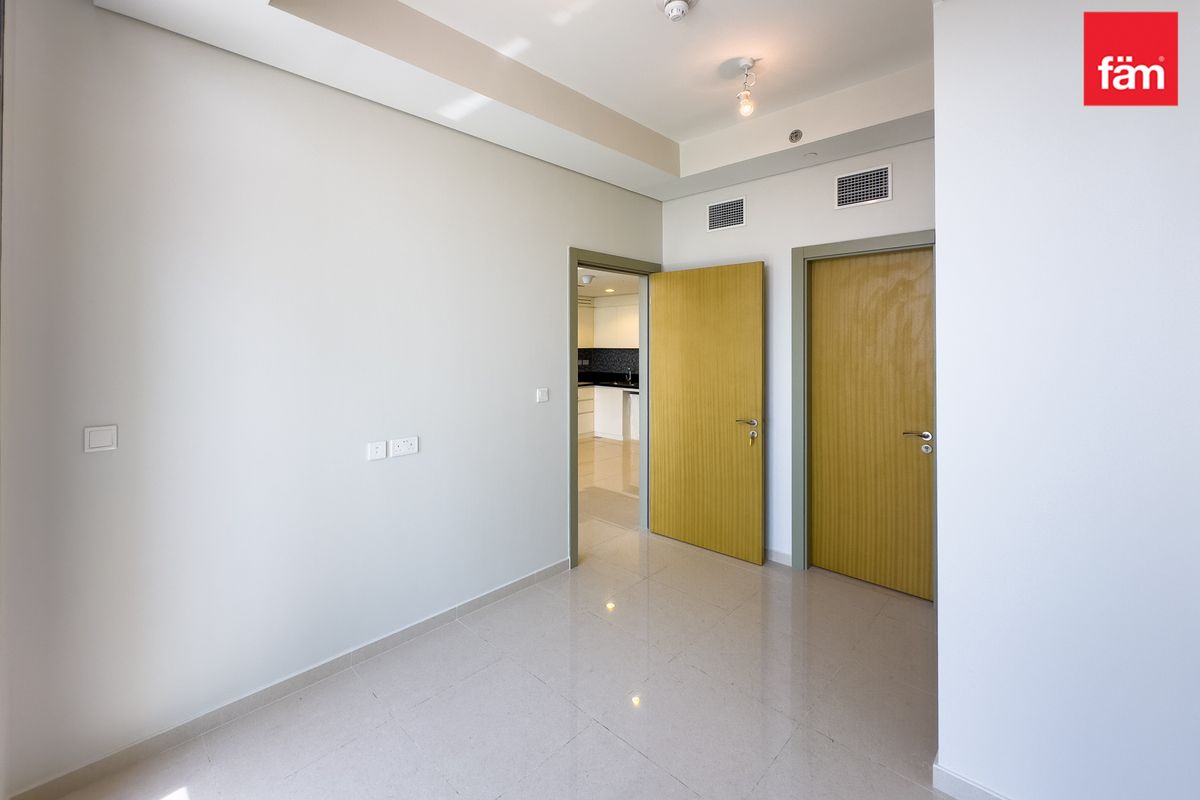 Prime Location | Amazing Sea View | High Floor-13