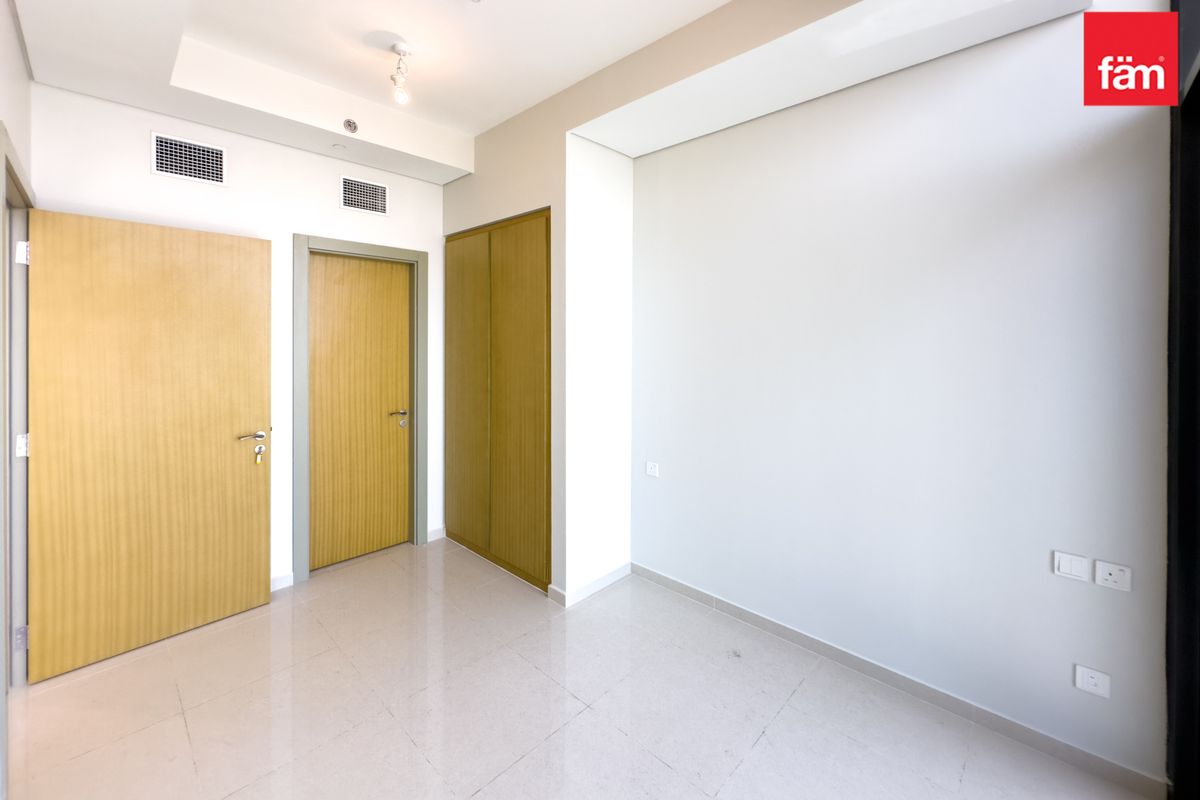 Prime Location | Amazing Sea View | High Floor-12