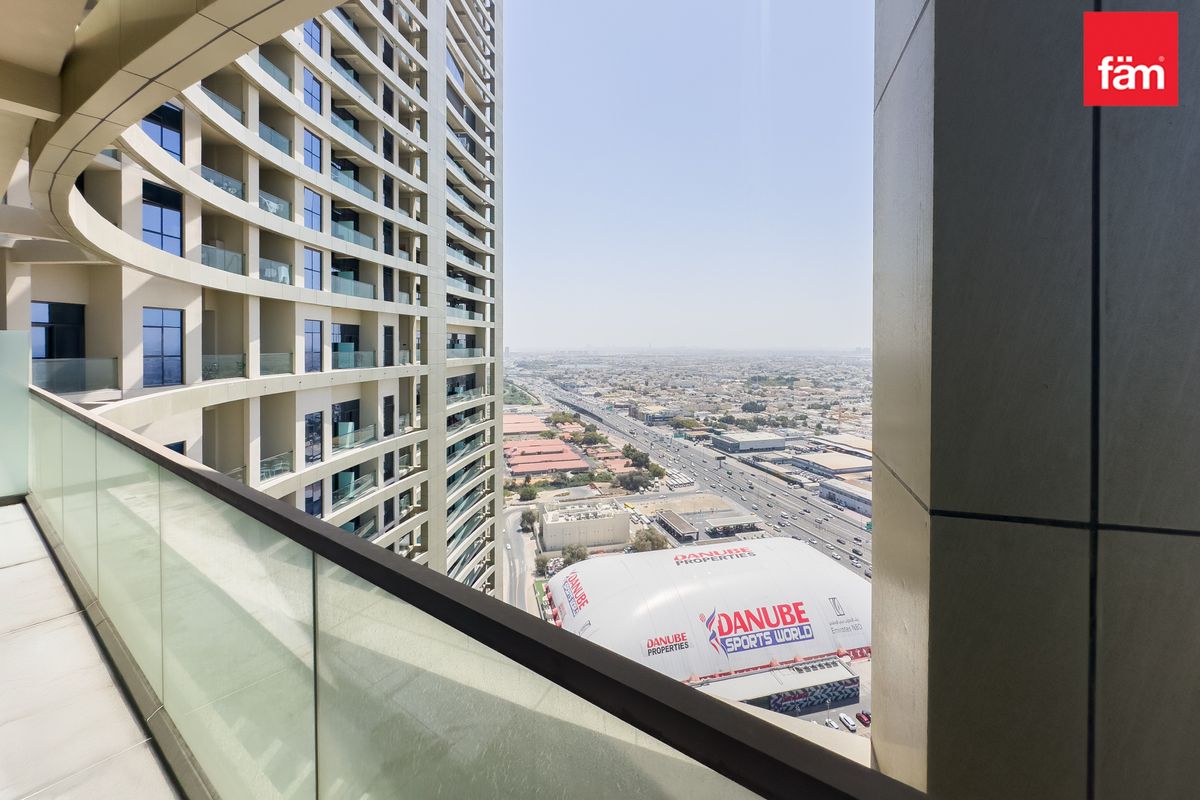 Prime Location | Amazing Sea View | High Floor-18