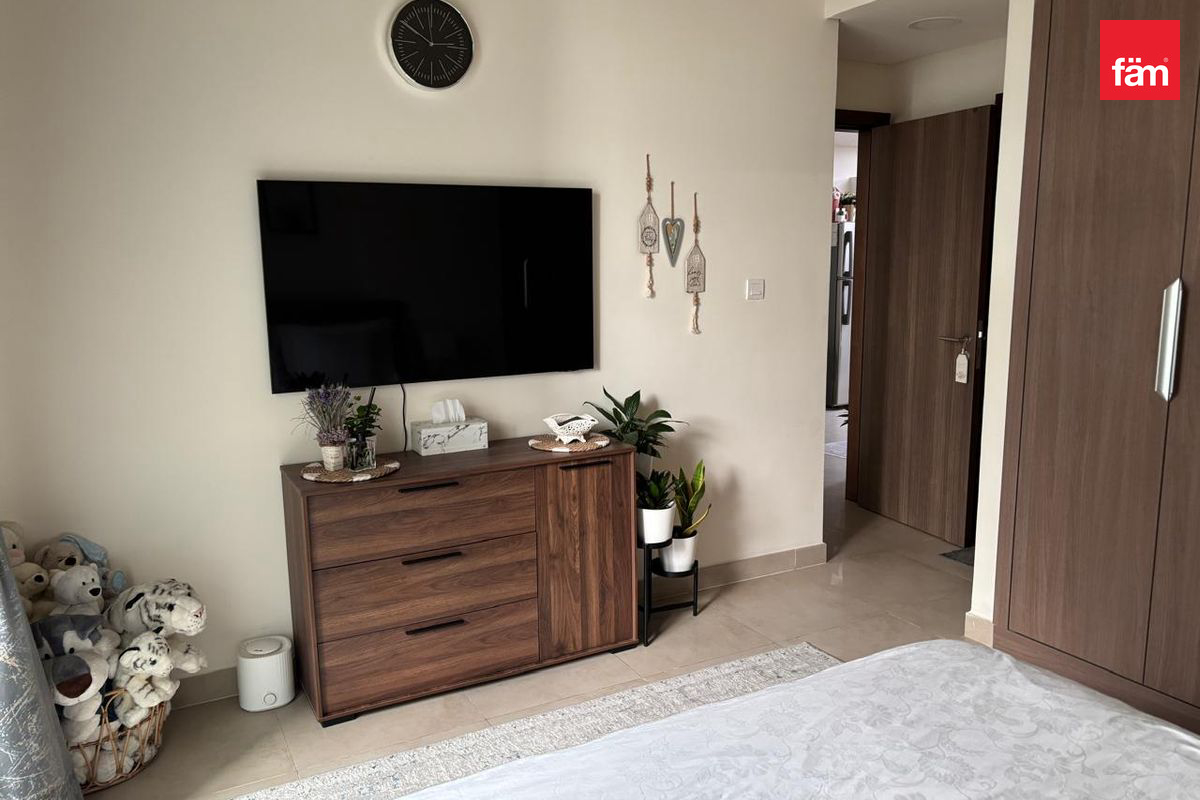 SEMI FURNISHED I CHILLER FREE I MULTIPLE CHEQUES-8