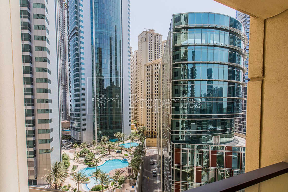 Unfurnished w Kitchen Appliances I Pool View-6