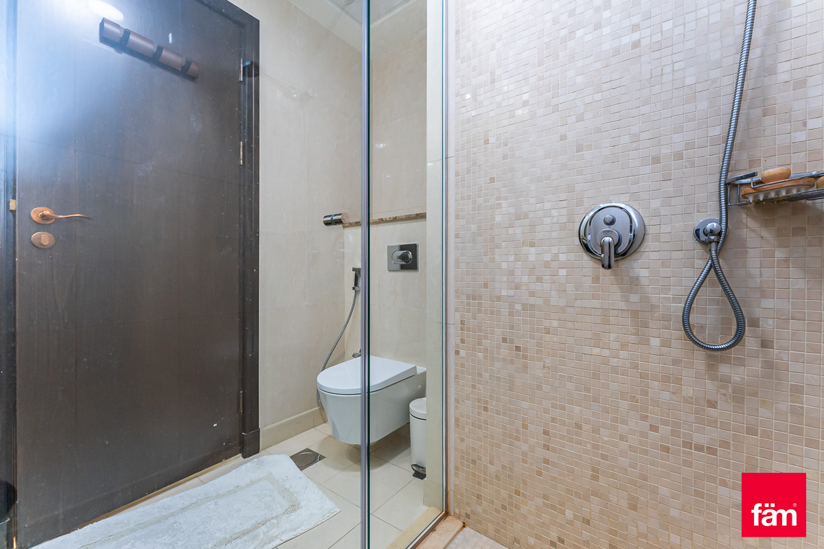 Private Beach / Furnished / Available Mid-May-21