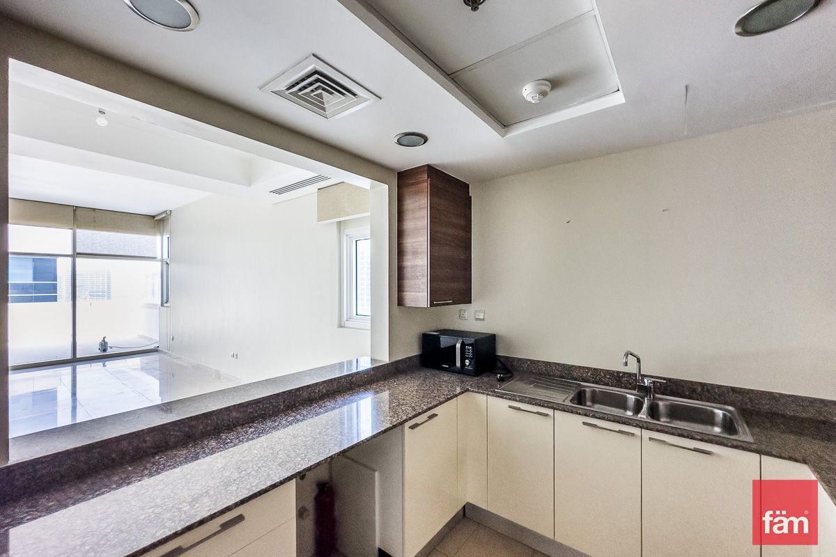 Price 1,600,000 AED 1 Bedroom Apartment for Sale in Bay Square 2