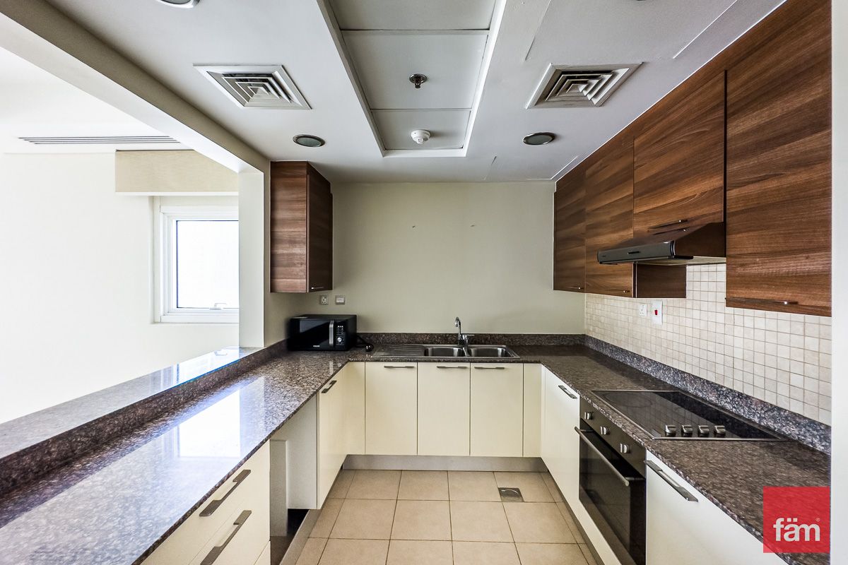 Price 1,600,000 AED 1 Bedroom Apartment for Sale in Bay Square 2