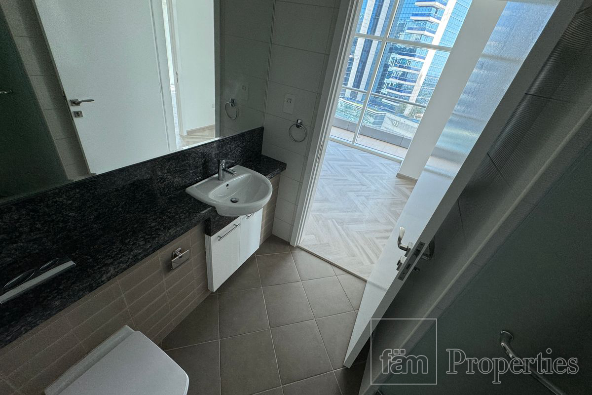 Near Dubai mall | Vacant in 1 month | Great Deal-7