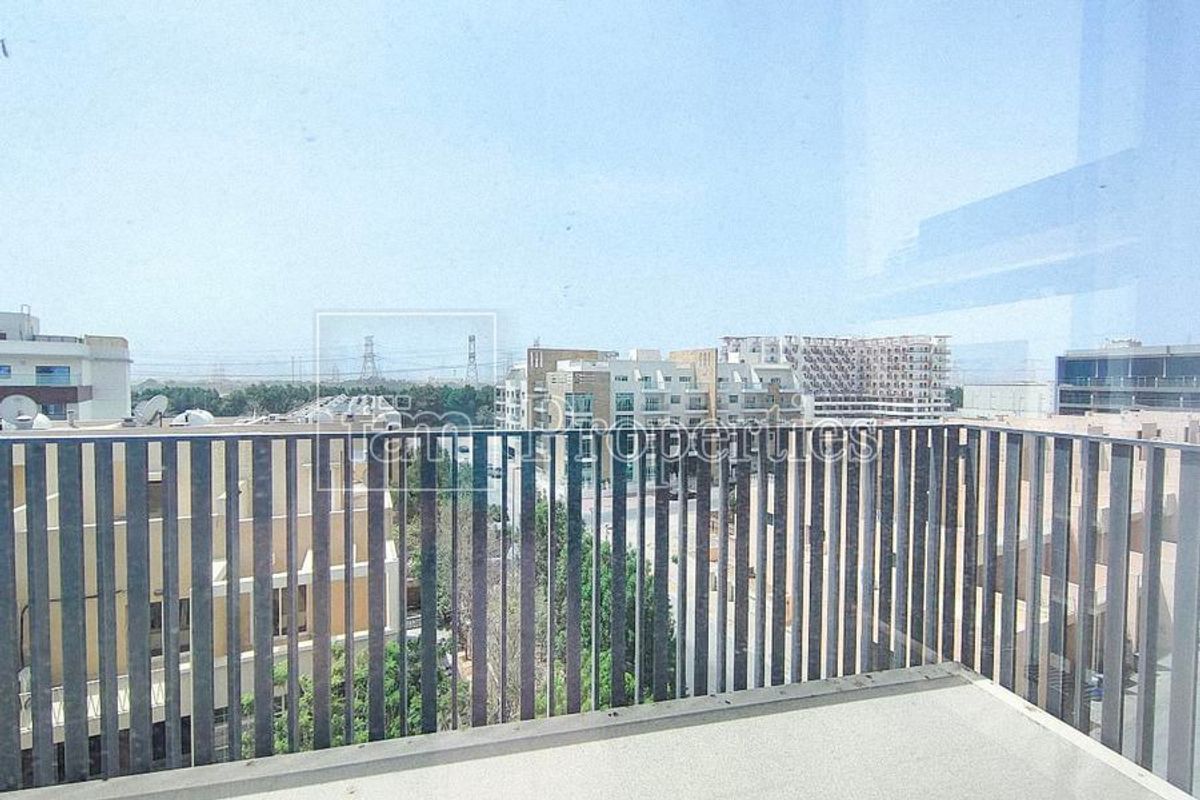 Vacant on transfer| Corner| Big Balcony| Nice View-10