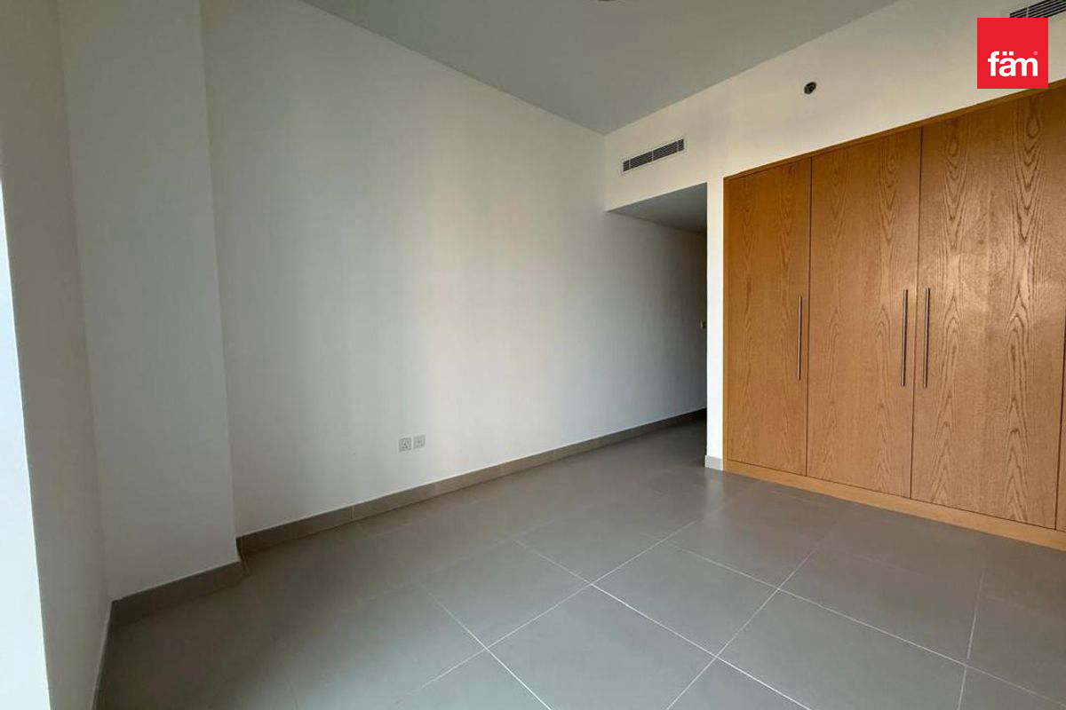 VACANT | COMMUNITY VIEW | SPACIOUS LAYOUT-8