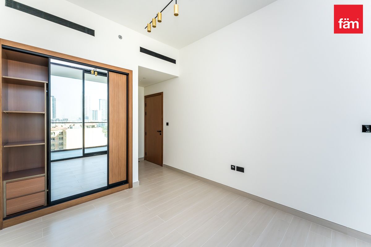 LOW FLOOR | SPACIOUS LAYOUT | GREAT FINISHING-6