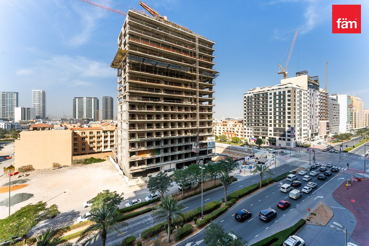 LOW FLOOR | SPACIOUS LAYOUT | GREAT FINISHING-21