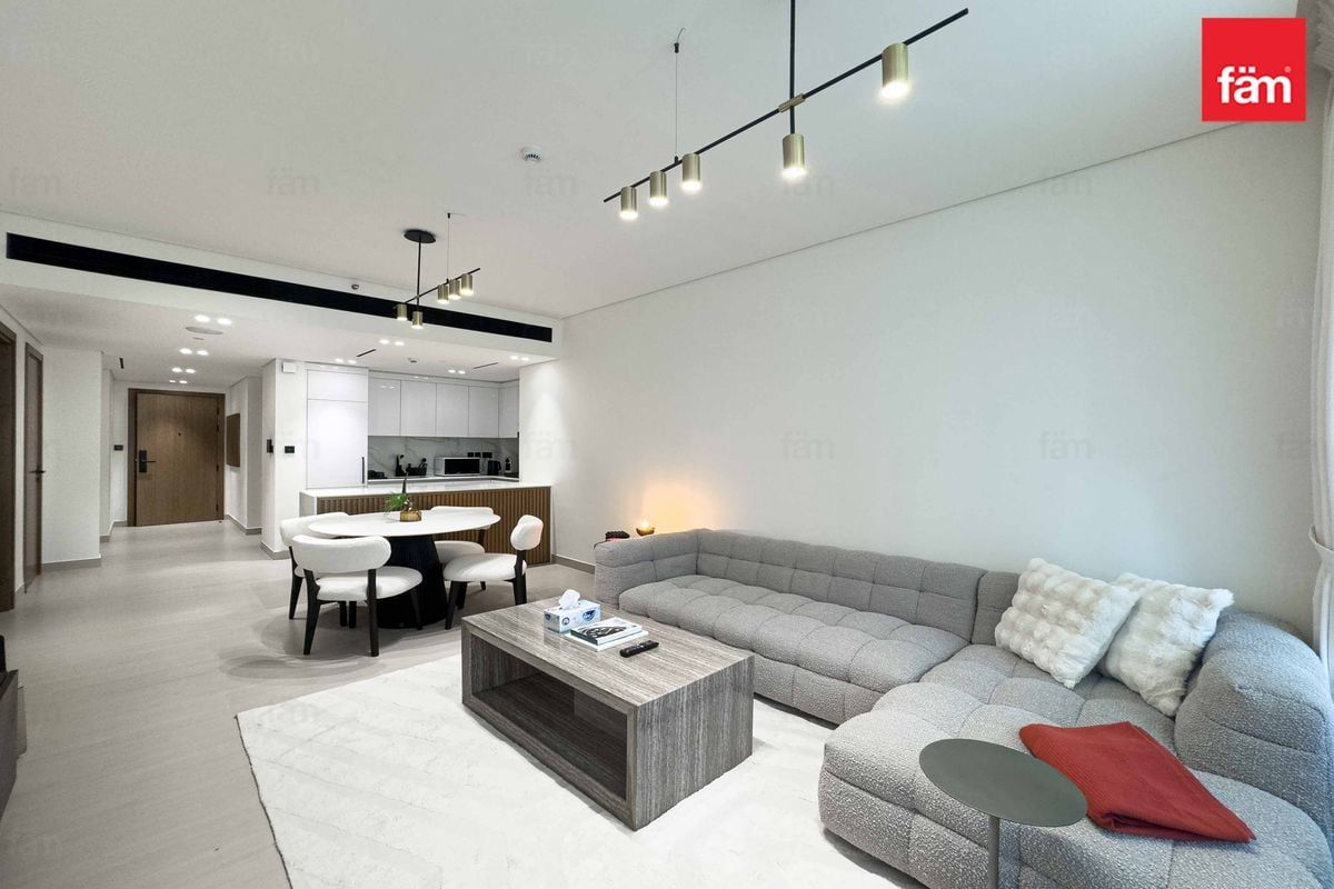 FULLY FURNISHED | VACANT  | Bigger Unit |-11