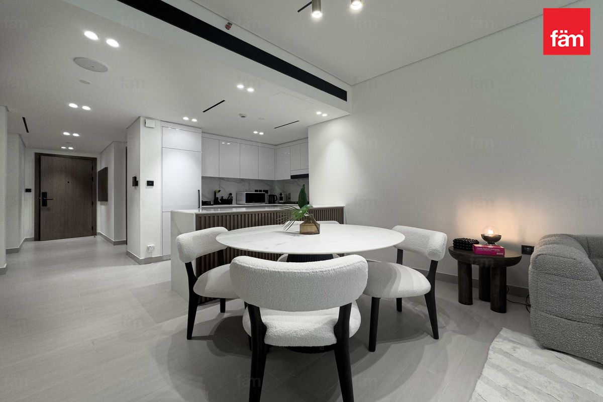 FULLY FURNISHED | VACANT  | Bigger Unit |-19