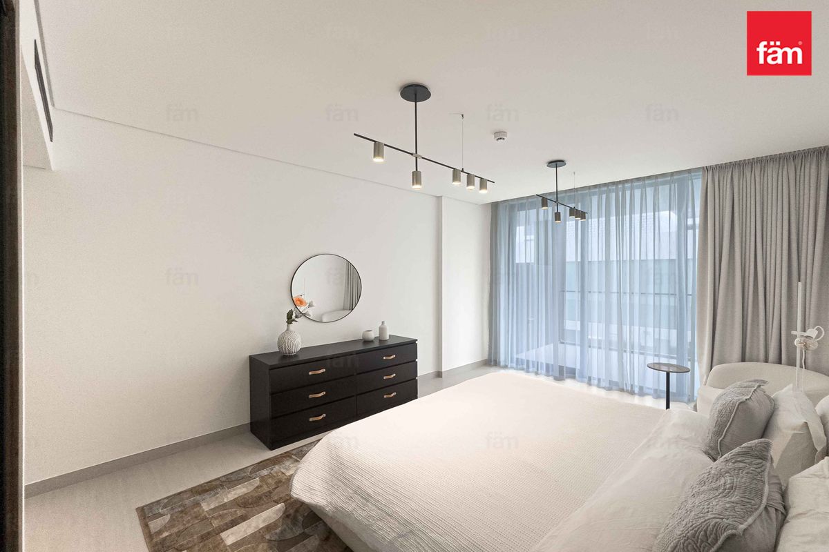 FULLY FURNISHED | VACANT  | Bigger Unit |-9
