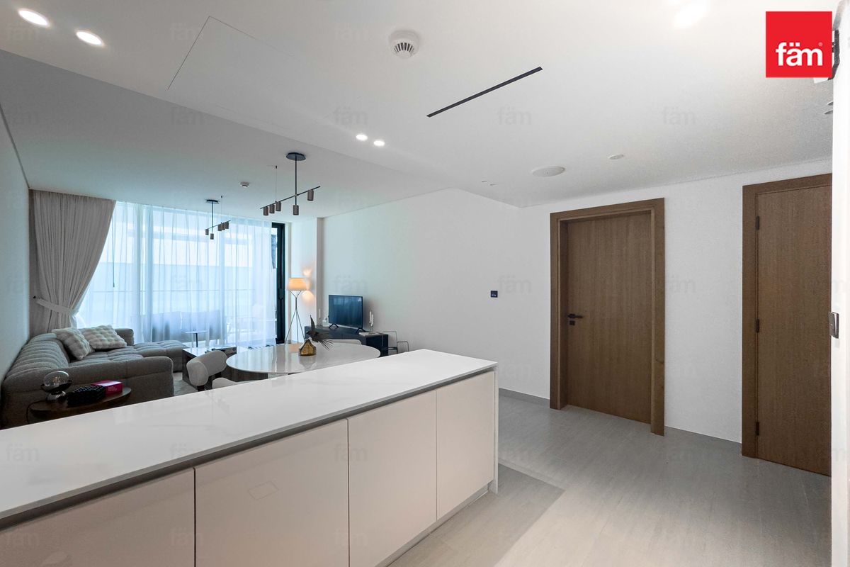 FULLY FURNISHED | VACANT  | Bigger Unit |-13