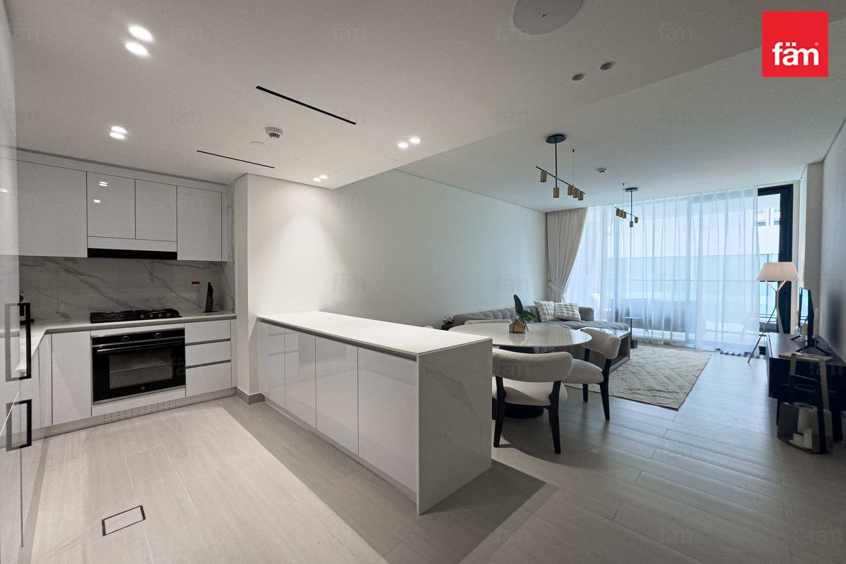 FULLY FURNISHED | VACANT  | Bigger Unit |-15