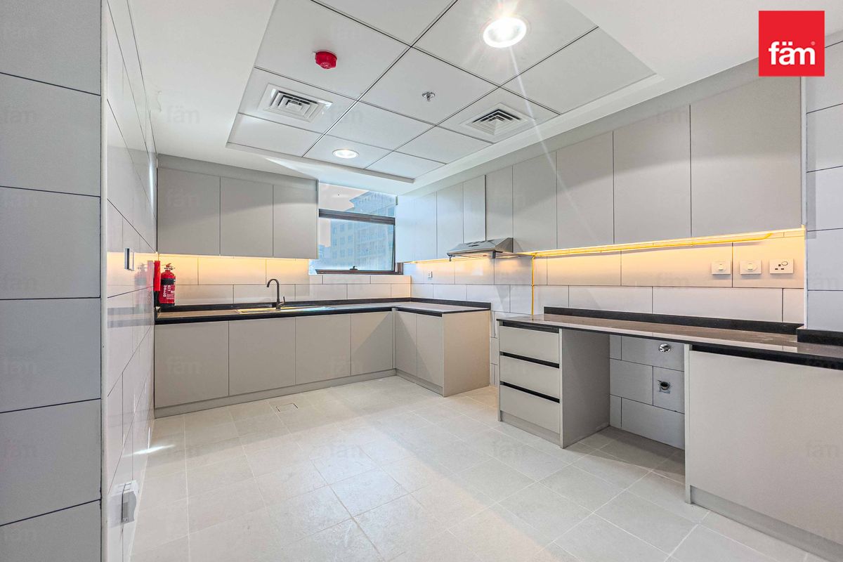 Ready to Move IN I Spacious I Closed Kitchen-13