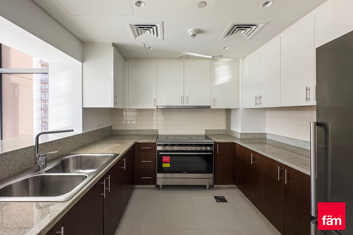 Well Maintained | Spacious | High Floor-17