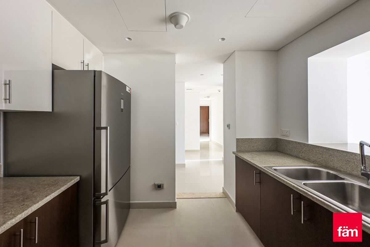 Well Maintained | Spacious | High Floor-18