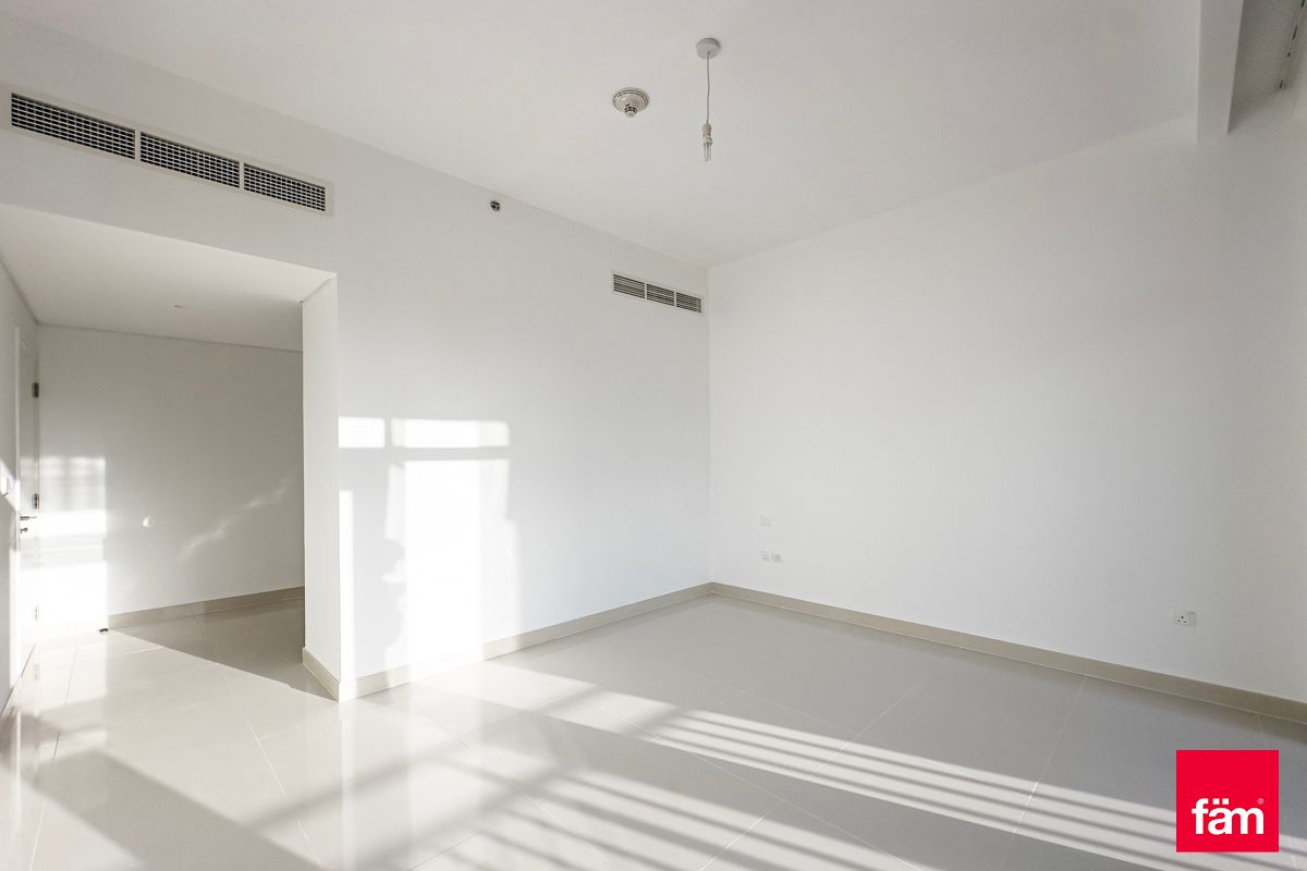 Well Maintained | Spacious | High Floor-8