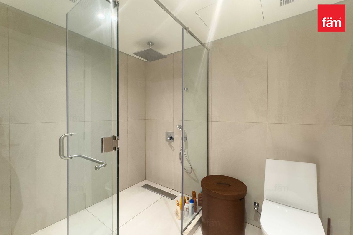 Spacious Unit | Fully Upgraded | DIFC View-24