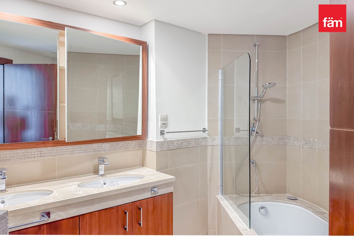 Vacant Emaar High Floor 2 Bed Furnished For Rent-16