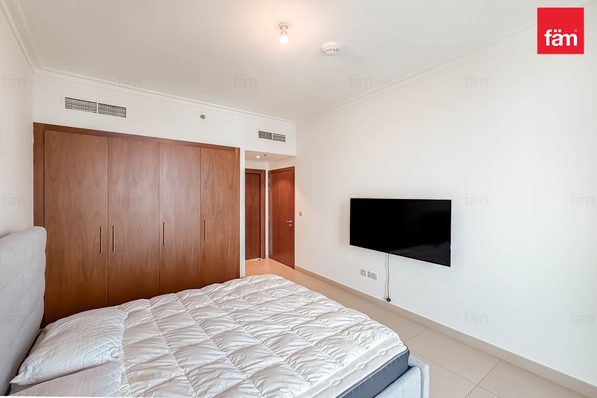 Vacant Emaar High Floor 2 Bed Furnished For Rent-11