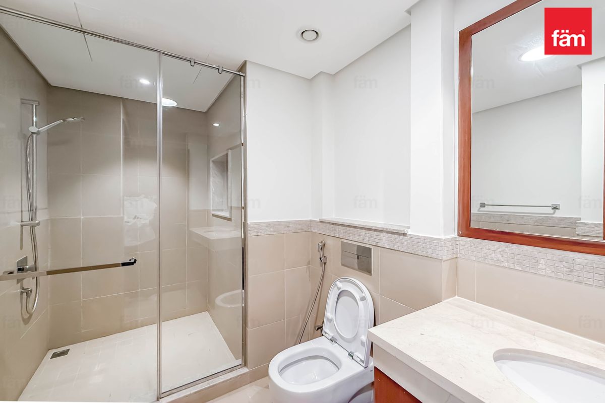 Vacant Emaar High Floor 2 Bed Furnished For Rent-21