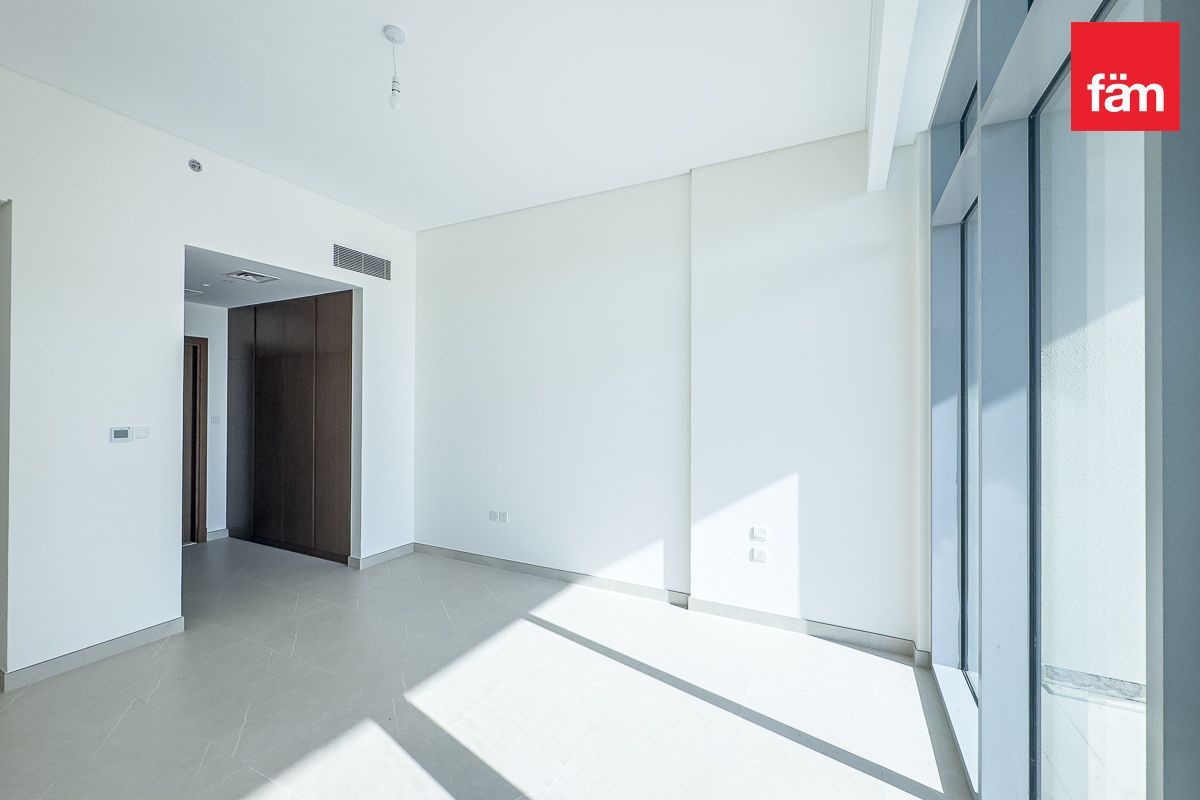 Luxury and Modern 3 BR Unit | Vacant-16