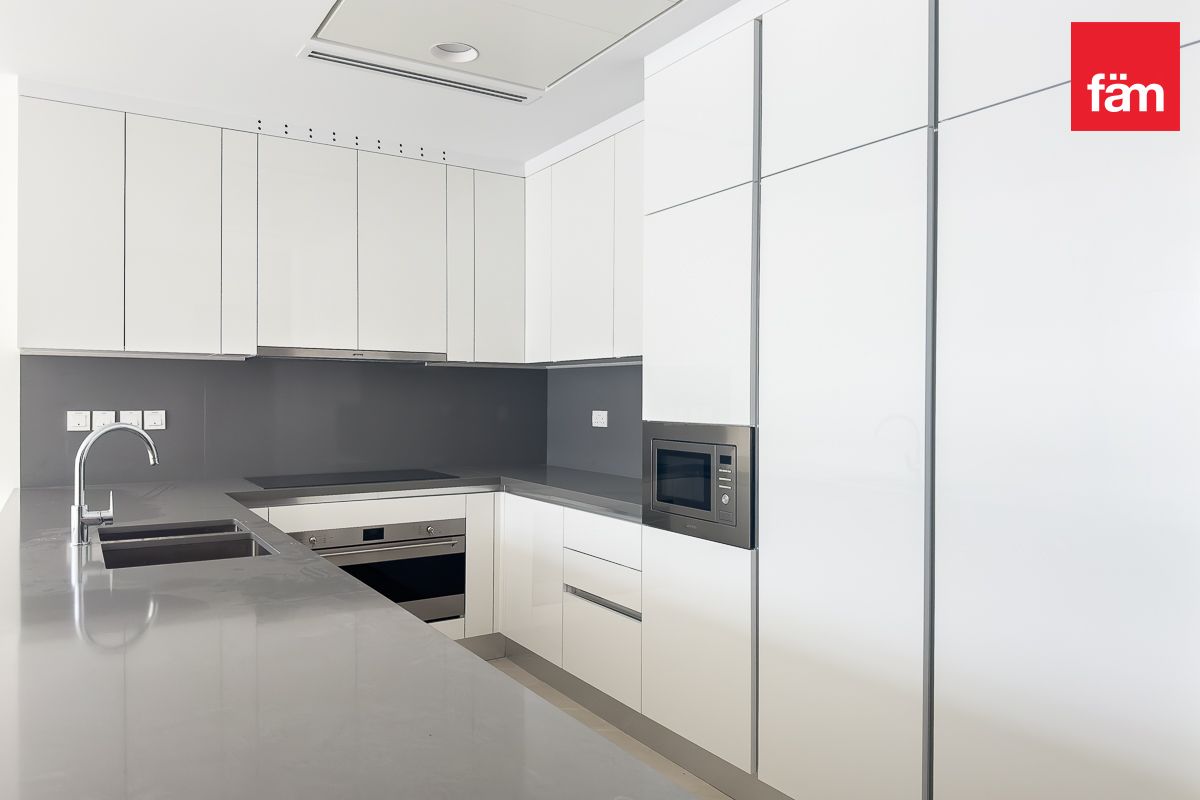 Luxury and Modern 3 BR Unit | Vacant-20