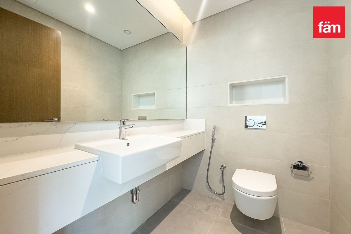 Luxury and Modern 3 BR Unit | Vacant-25