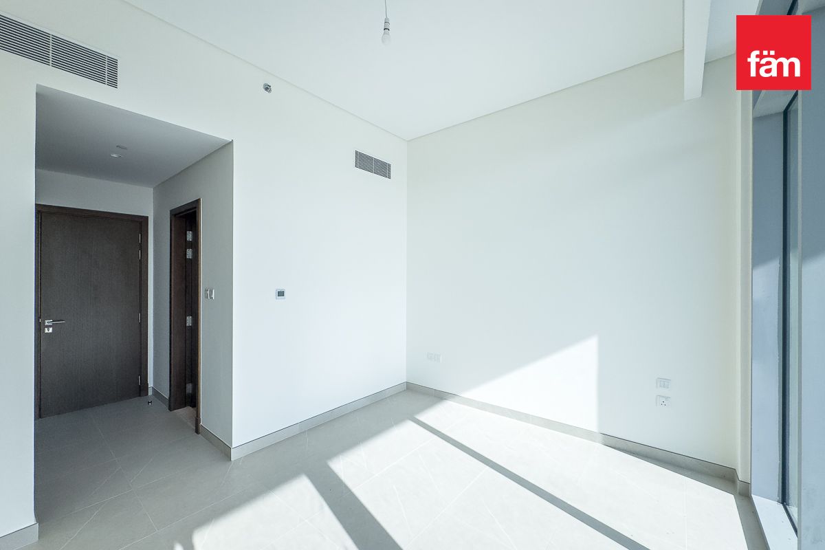 Luxury and Modern 3 BR Unit | Vacant-14