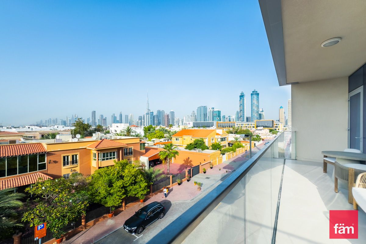 Premium Amenities | Prime Location | Middle Floor-25