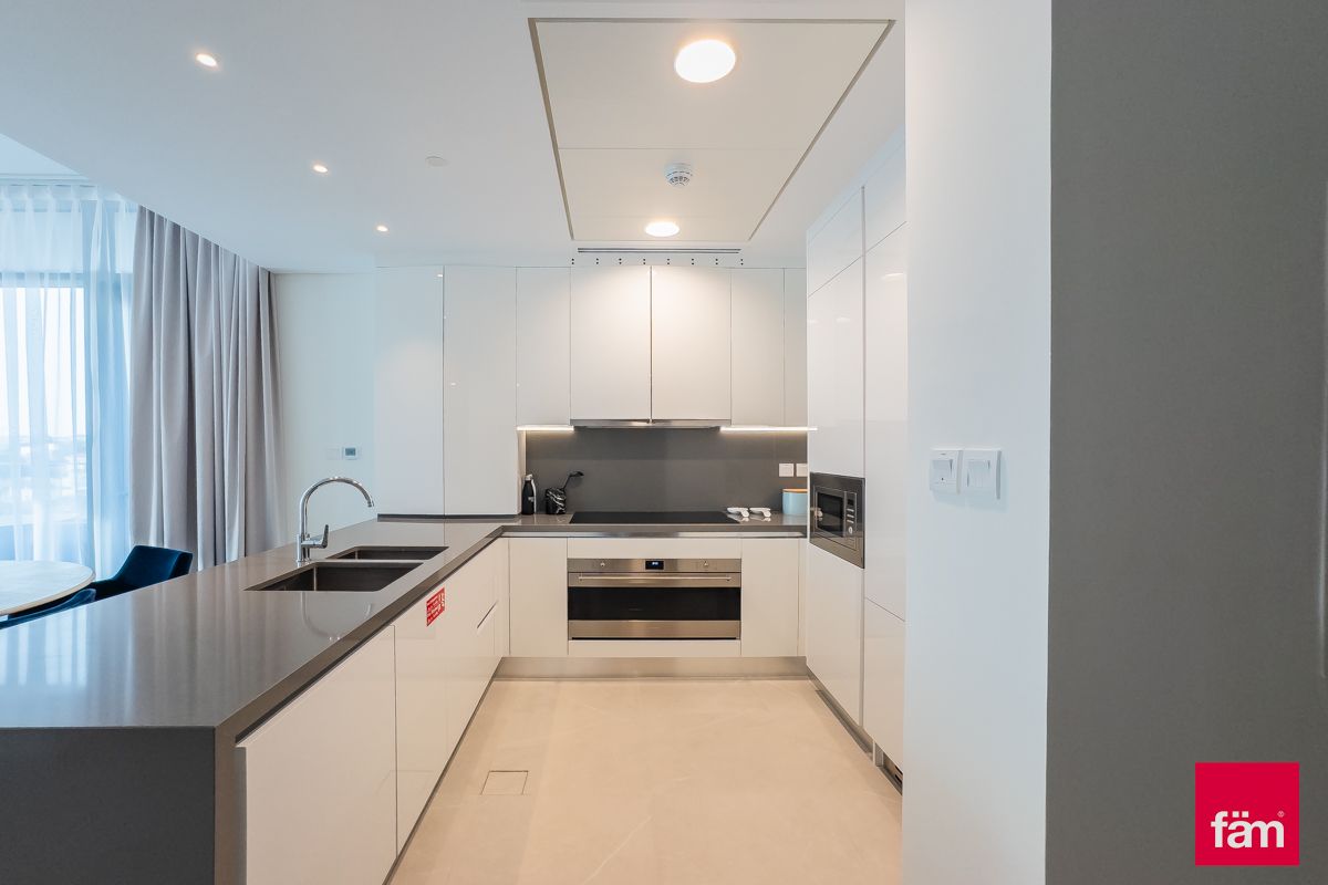 Premium Amenities | Prime Location | Middle Floor-7