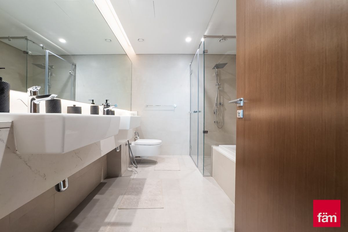 Premium Amenities | Prime Location | Middle Floor-18