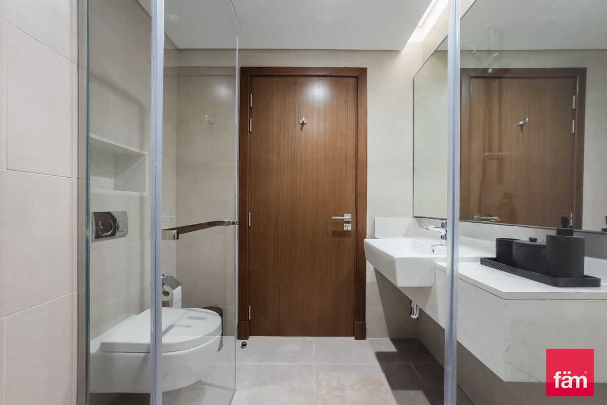 Premium Amenities | Prime Location | Middle Floor-17