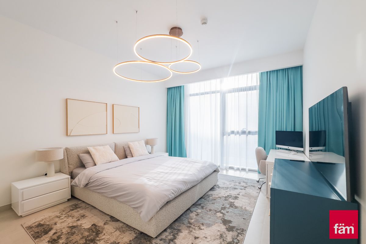 Premium Amenities | Prime Location | Middle Floor-16