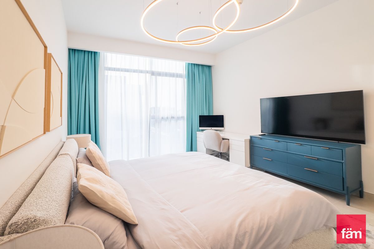 Premium Amenities | Prime Location | Middle Floor-15