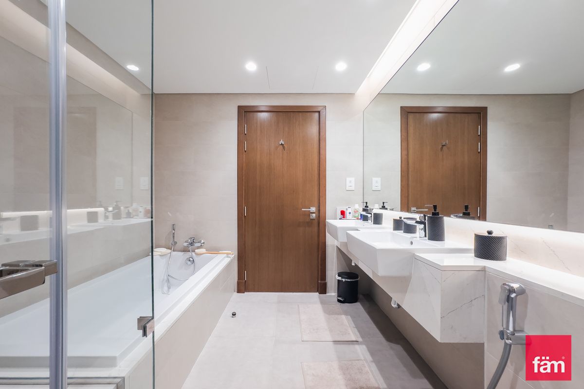 Premium Amenities | Prime Location | Middle Floor-21