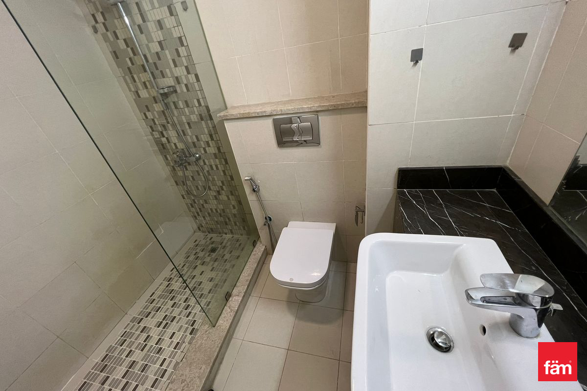 High Floor | Chiller Free | Vacant on April-7