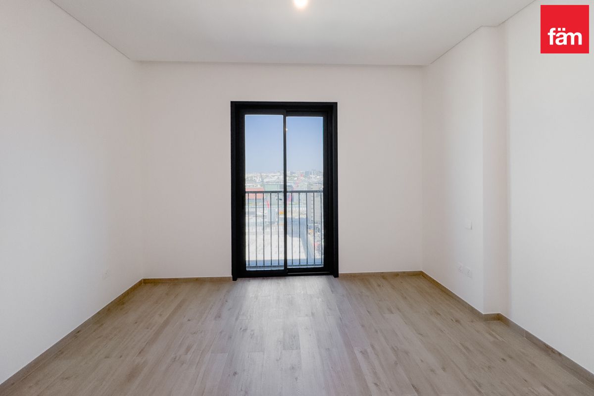 Prime location | Unique unit |spacious apartment-12