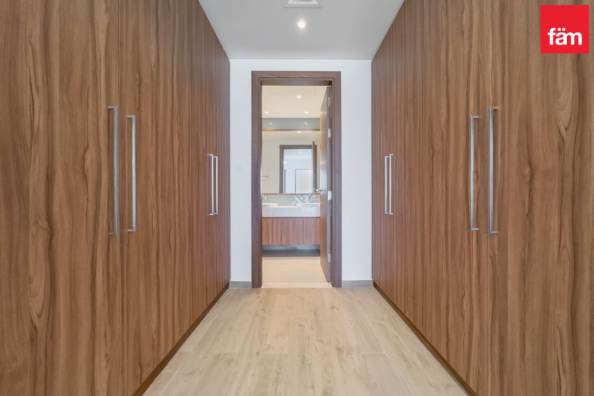 Prime location | Unique unit |spacious apartment-17
