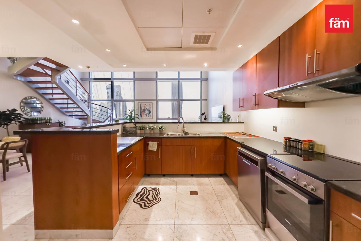 EXCLUSIVE LISTING | Duplex | Furnished-22