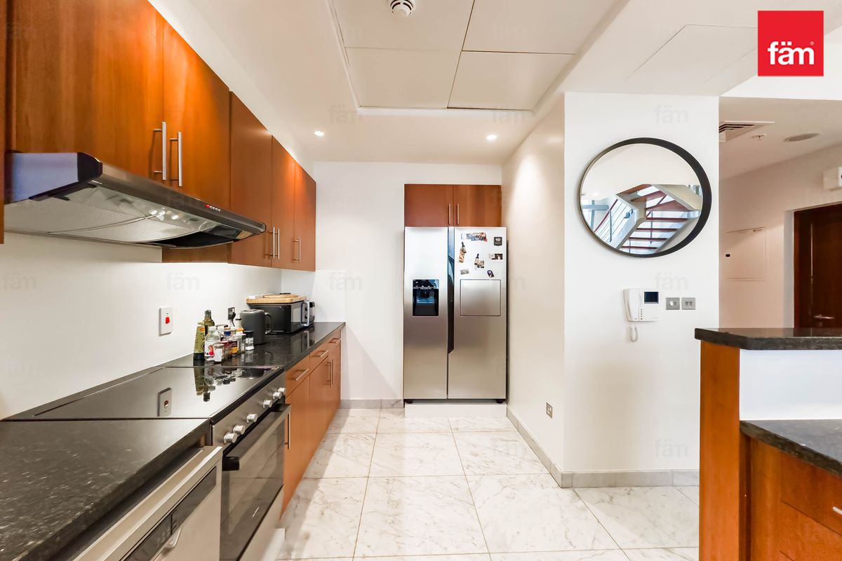 EXCLUSIVE LISTING | Duplex | Furnished-21