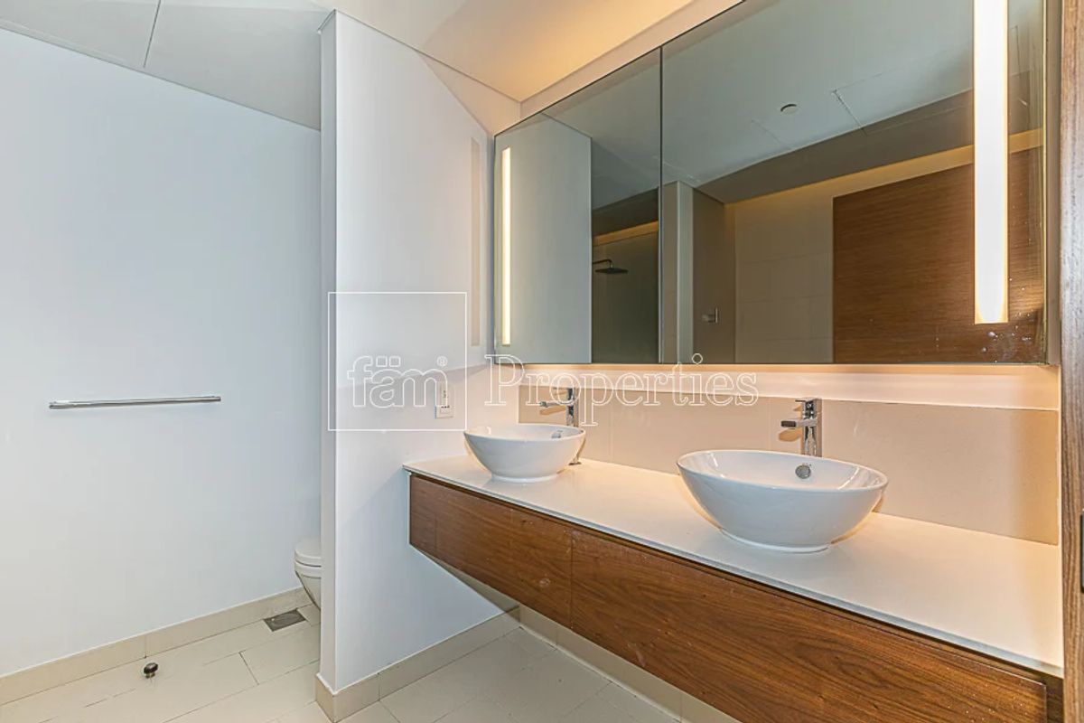 TENANTED | PRIVATE TERRACE |  LARGEST LAYOUT-11